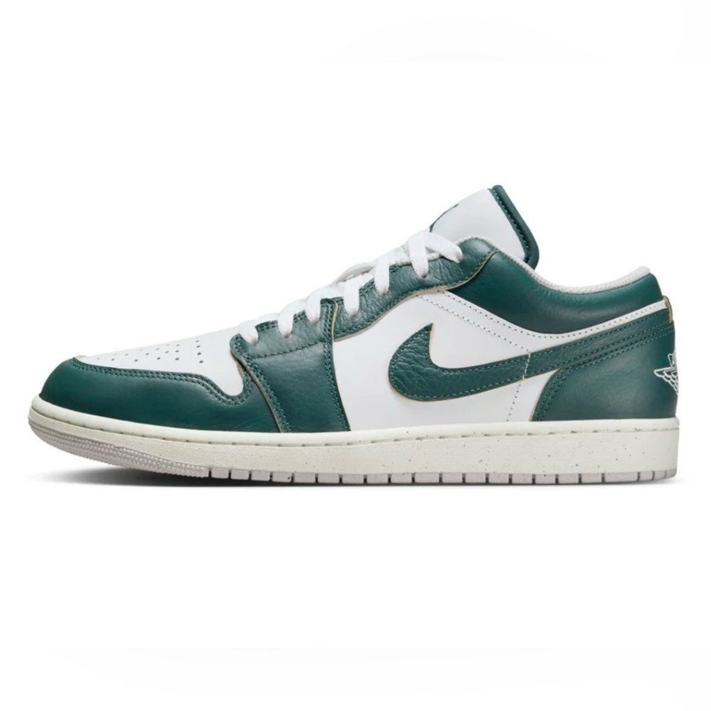 Nike Men's White and “Oxidized” Green Sneakers | Men’s Size 9.5